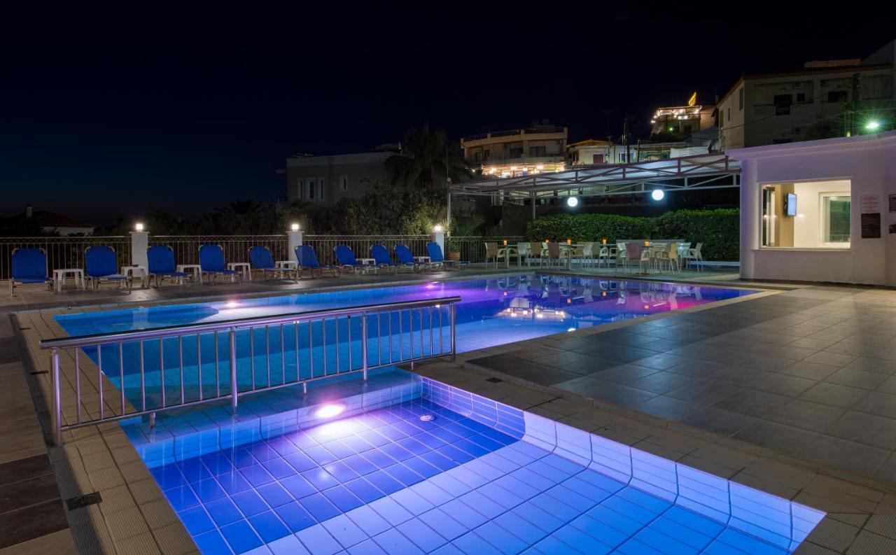 פלטניאס Varouxakis Hotel מראה חיצוני תמונה