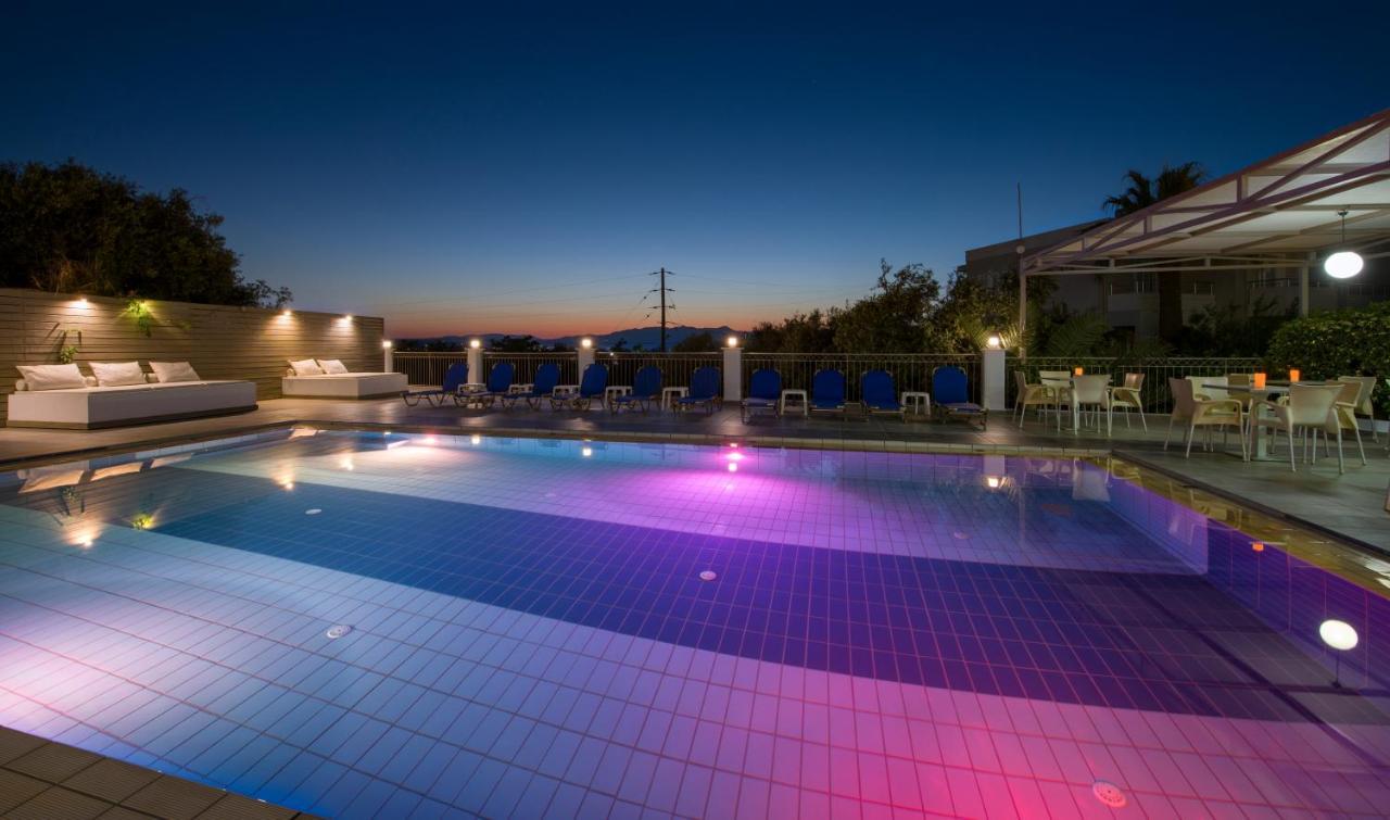 פלטניאס Varouxakis Hotel מראה חיצוני תמונה