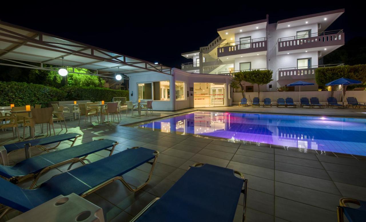 פלטניאס Varouxakis Hotel מראה חיצוני תמונה