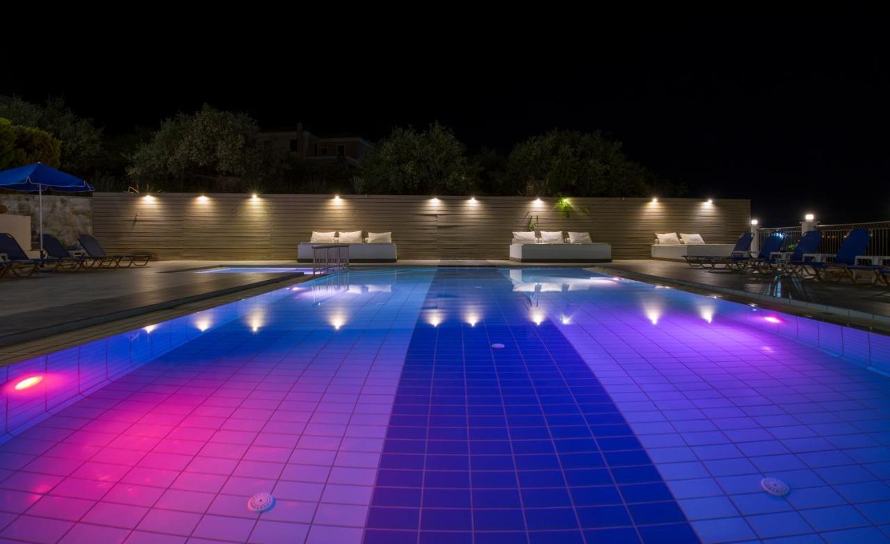 פלטניאס Varouxakis Hotel מראה חיצוני תמונה
