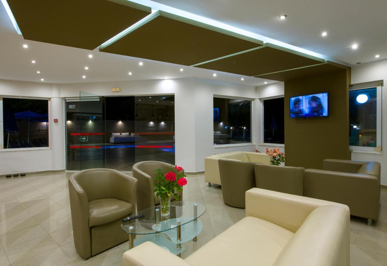 פלטניאס Varouxakis Hotel מראה חיצוני תמונה