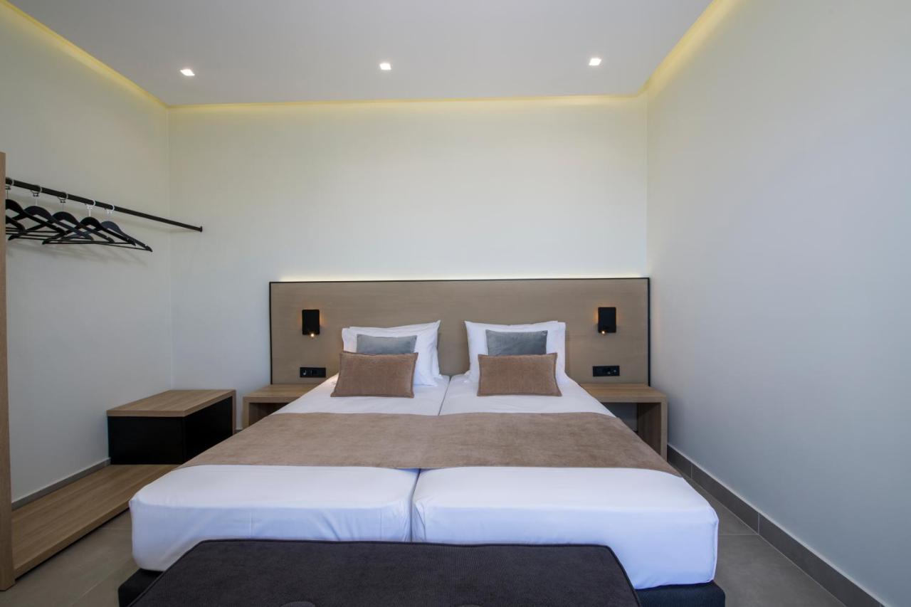 פלטניאס Varouxakis Hotel מראה חיצוני תמונה