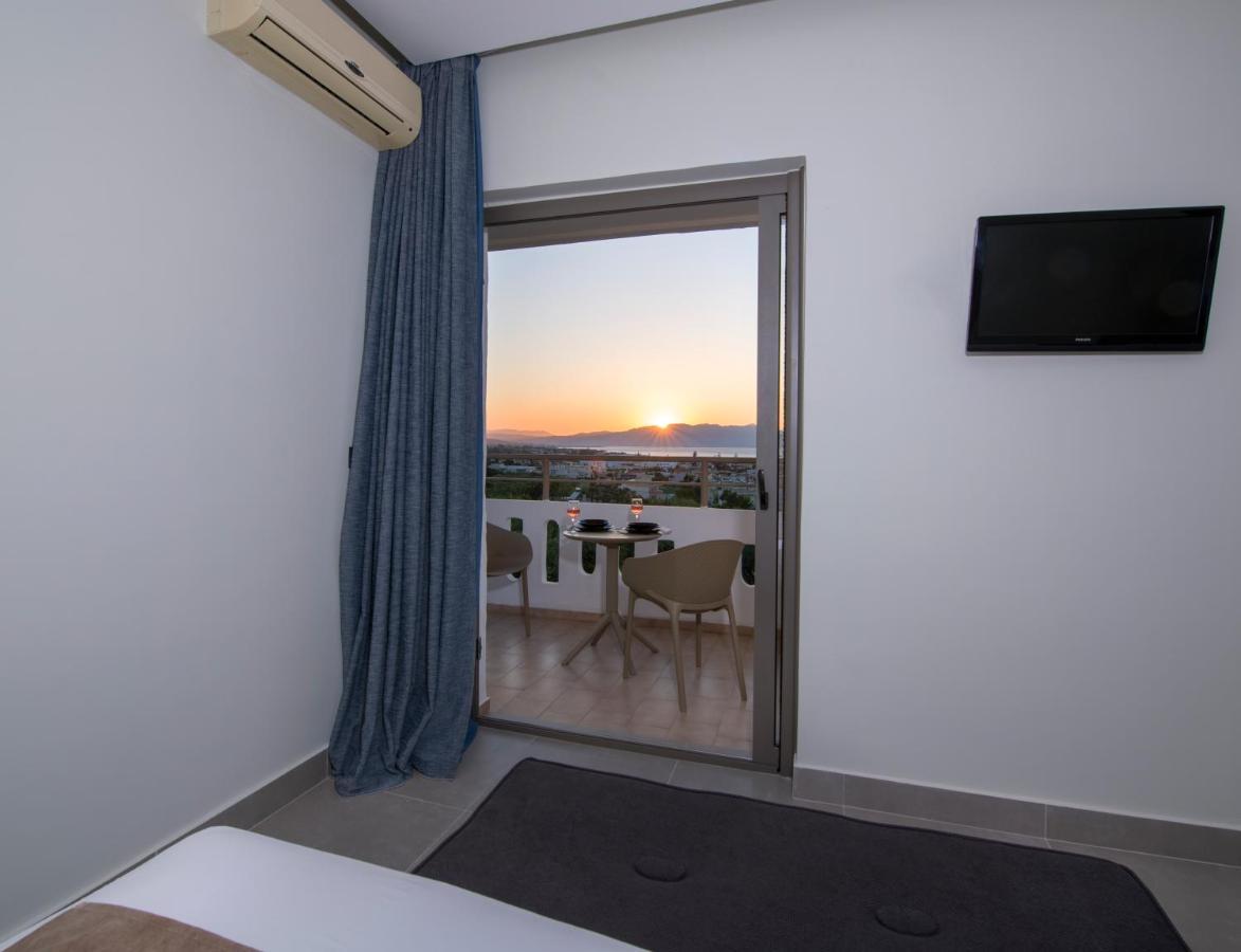 פלטניאס Varouxakis Hotel מראה חיצוני תמונה