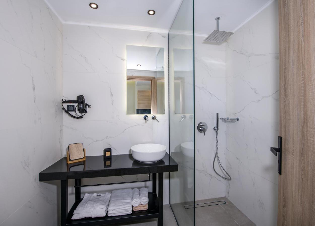 פלטניאס Varouxakis Hotel מראה חיצוני תמונה
